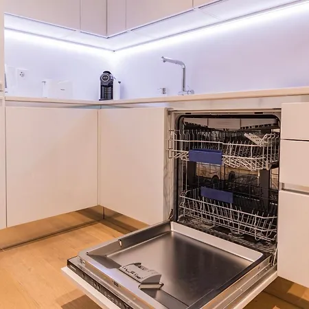 Apartament Liberdade Elegance W/rooftop Pool By Lovelystay *
