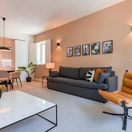 Liberdade Elegance W/rooftop Pool By Lovelystay Apartamento
