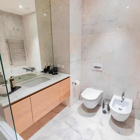 Liberdade Elegance W/rooftop Pool By Lovelystay 리스본