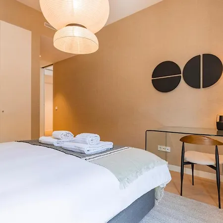 Liberdade Elegance W/rooftop Pool By Lovelystay 리스본