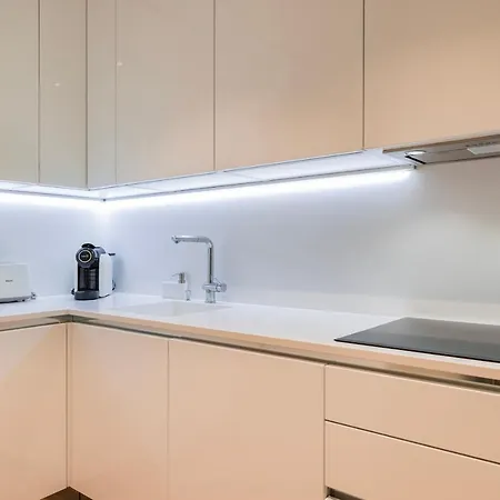 Liberdade Elegance W/rooftop Pool By Lovelystay 리스본