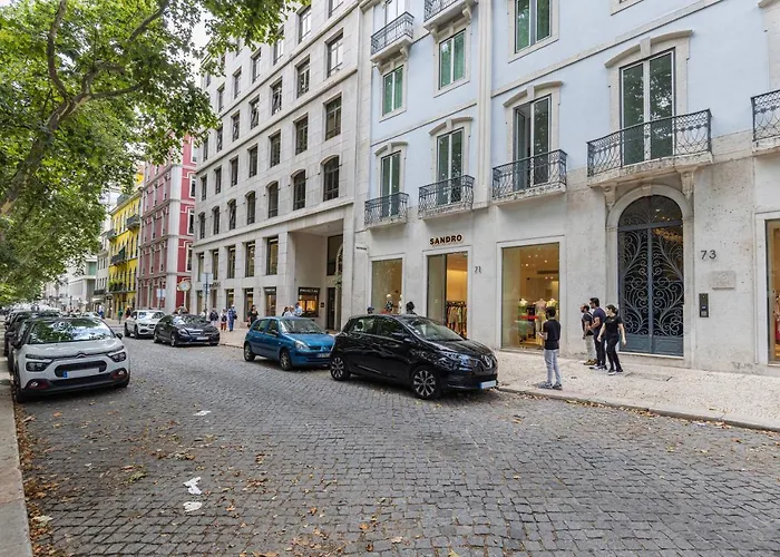 Liberdade Elegance W/rooftop Pool By Lovelystay