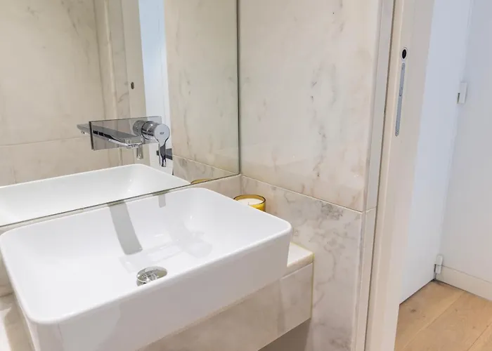 Liberdade Elegance W/rooftop Pool By Lovelystay * Lisboa