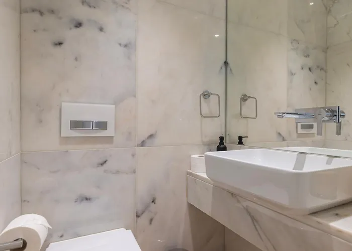 Liberdade Elegance W/rooftop Pool By Lovelystay *