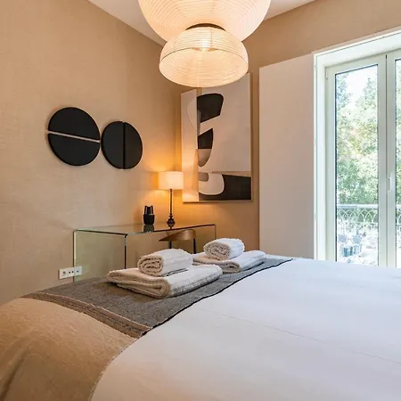 Apartment Liberdade Elegance W/rooftop Pool By Lovelystay *