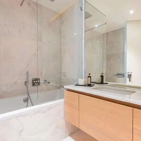 Liberdade Elegance W/rooftop Pool By Lovelystay Apartment